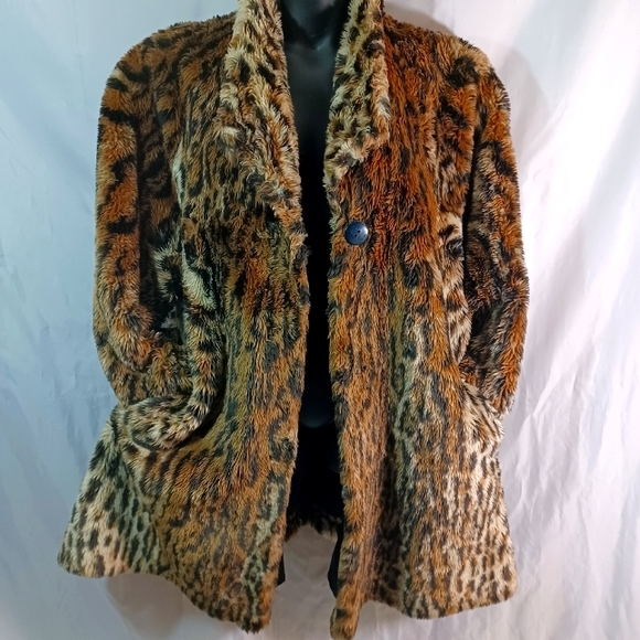 Monterey, Leopard Faux Fur Coat Size 2X, Brown/Black/Cream - Picture 9 of 16